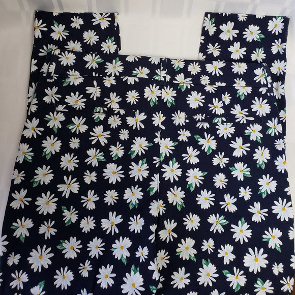 Women's Old Navy Pants ~ Size 8 - Picture 5 of 7